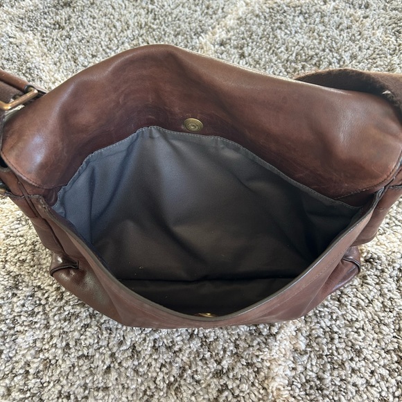 Coach legacy leather brown messenger bag, brass hardware, adjustable strap - Picture 11 of 16